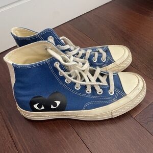 Comme des Garcons Blue and White High-Top Converse